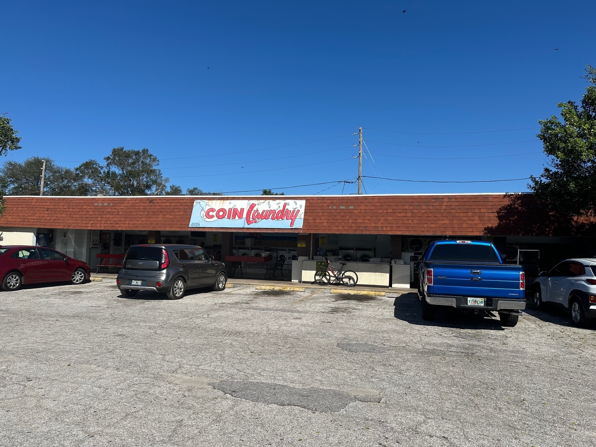 Laundry for sale in St. Petersburg, Florida.- Exterior